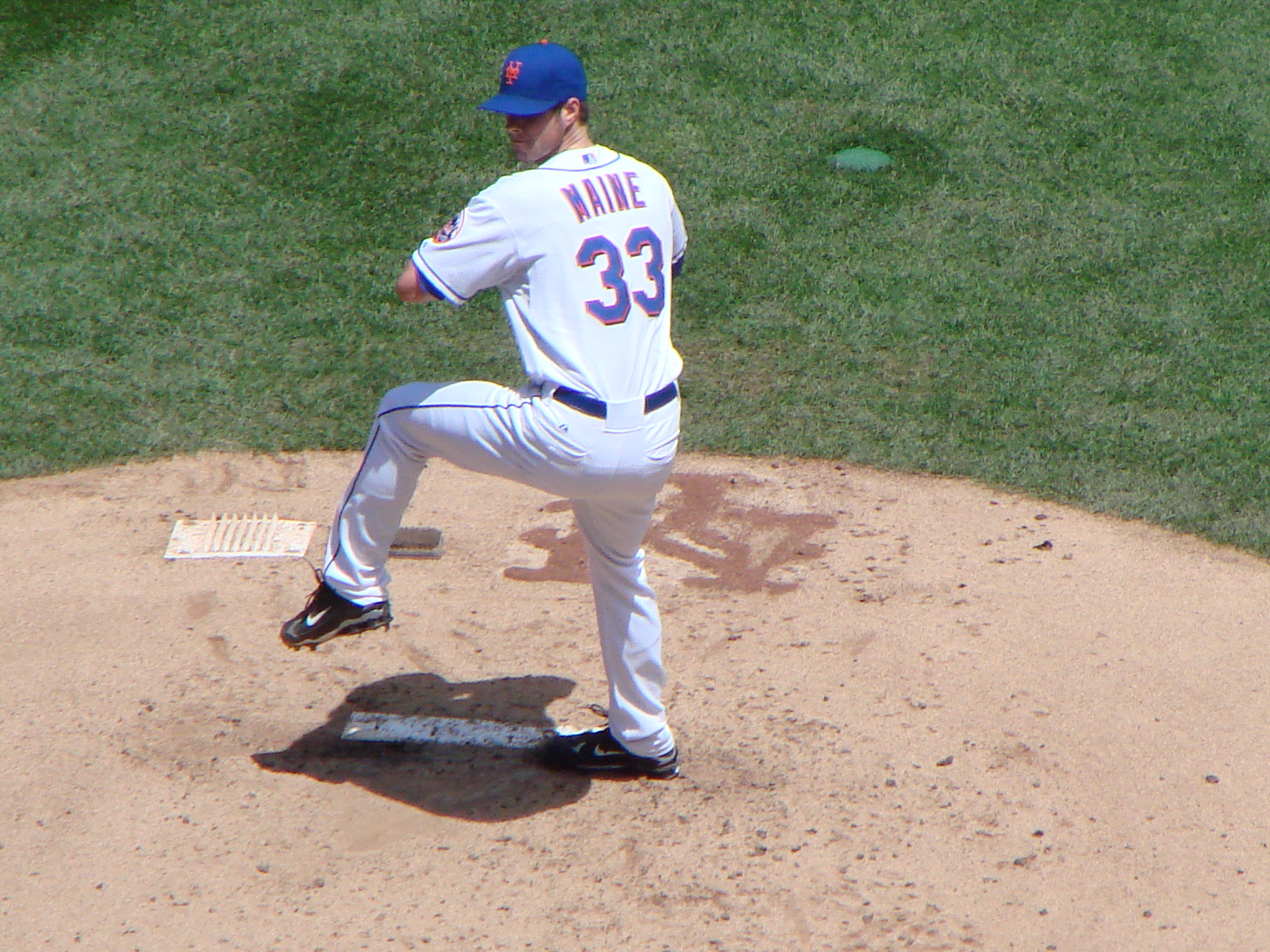 Mets starting pitcher John Maine